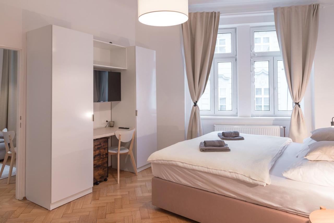 Skolska Junior Apartment Прага Экстерьер фото