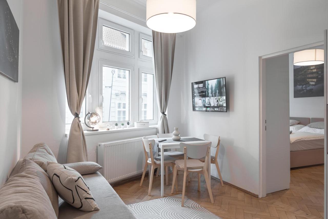 Skolska Junior Apartment Прага Экстерьер фото